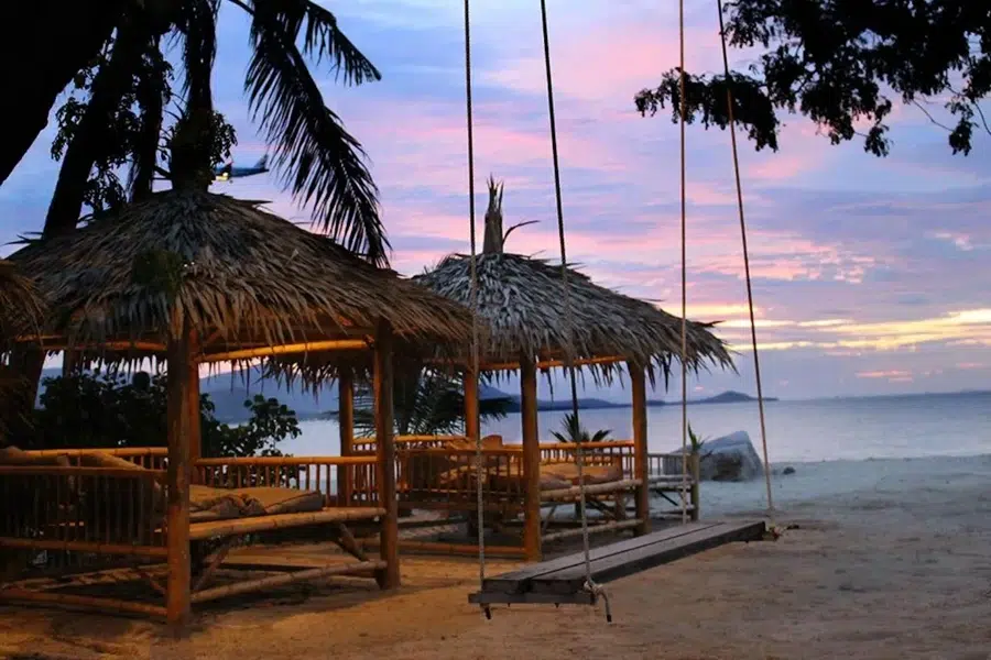 Resort eigener Strand mit Meerblick vom Deva Beach Resort Samui