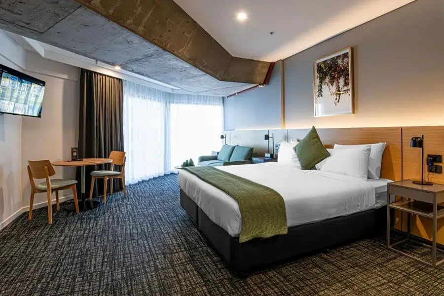 Modernes Zimmer im Song Hotel Sydney